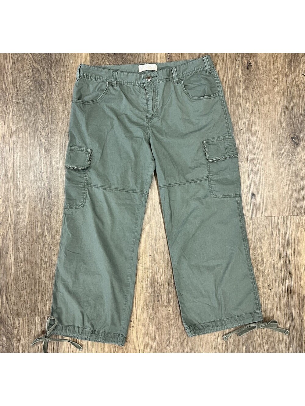 Vintage Personal Identity Y2K Olive Green Lace Trim Cargo Capri Pants Womens 11
